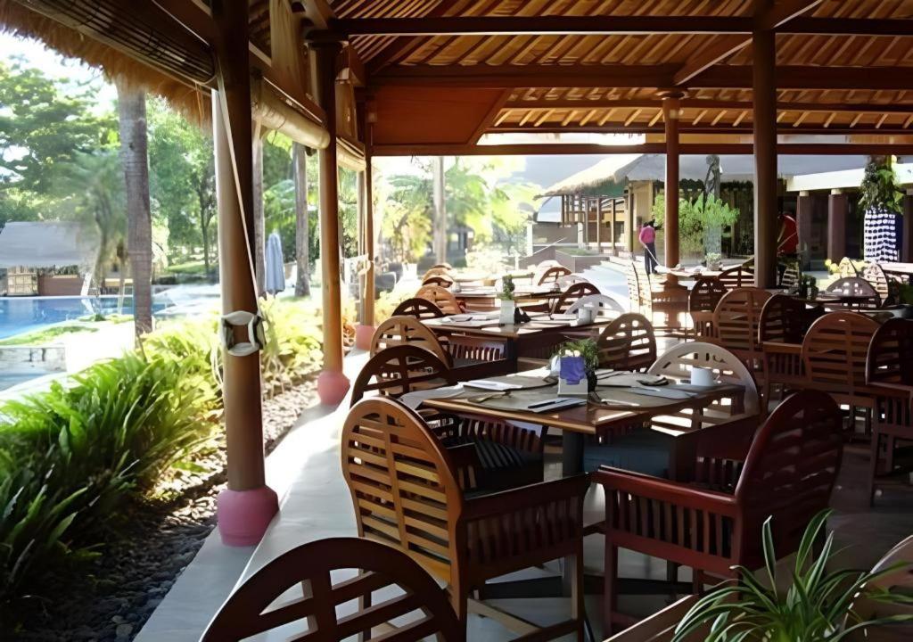Tanjung Lesung Beach Hotel Экстерьер фото