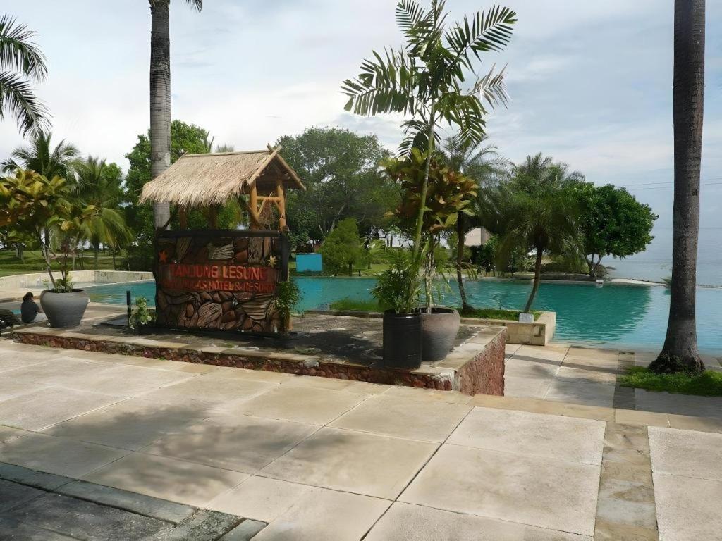 Tanjung Lesung Beach Hotel Экстерьер фото