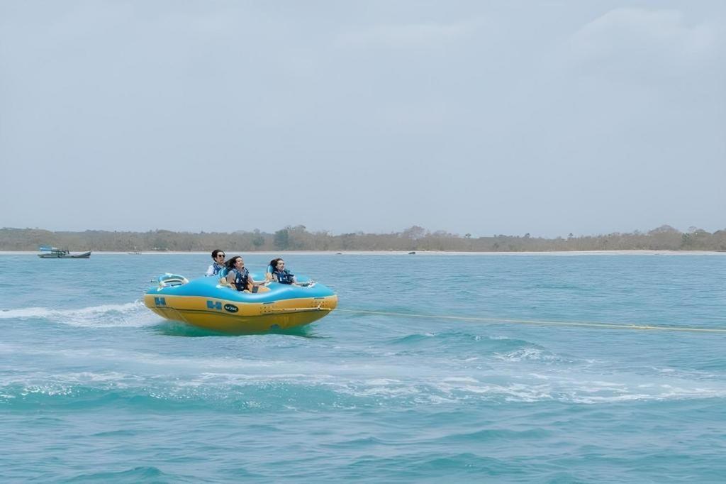Tanjung Lesung Beach Hotel Экстерьер фото